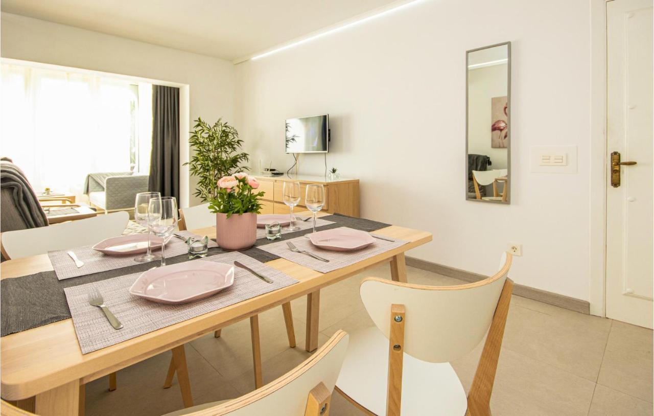Awesome Apartment In Riviera Del Sol With Kitchen Sitio de Calahonda Ngoại thất bức ảnh