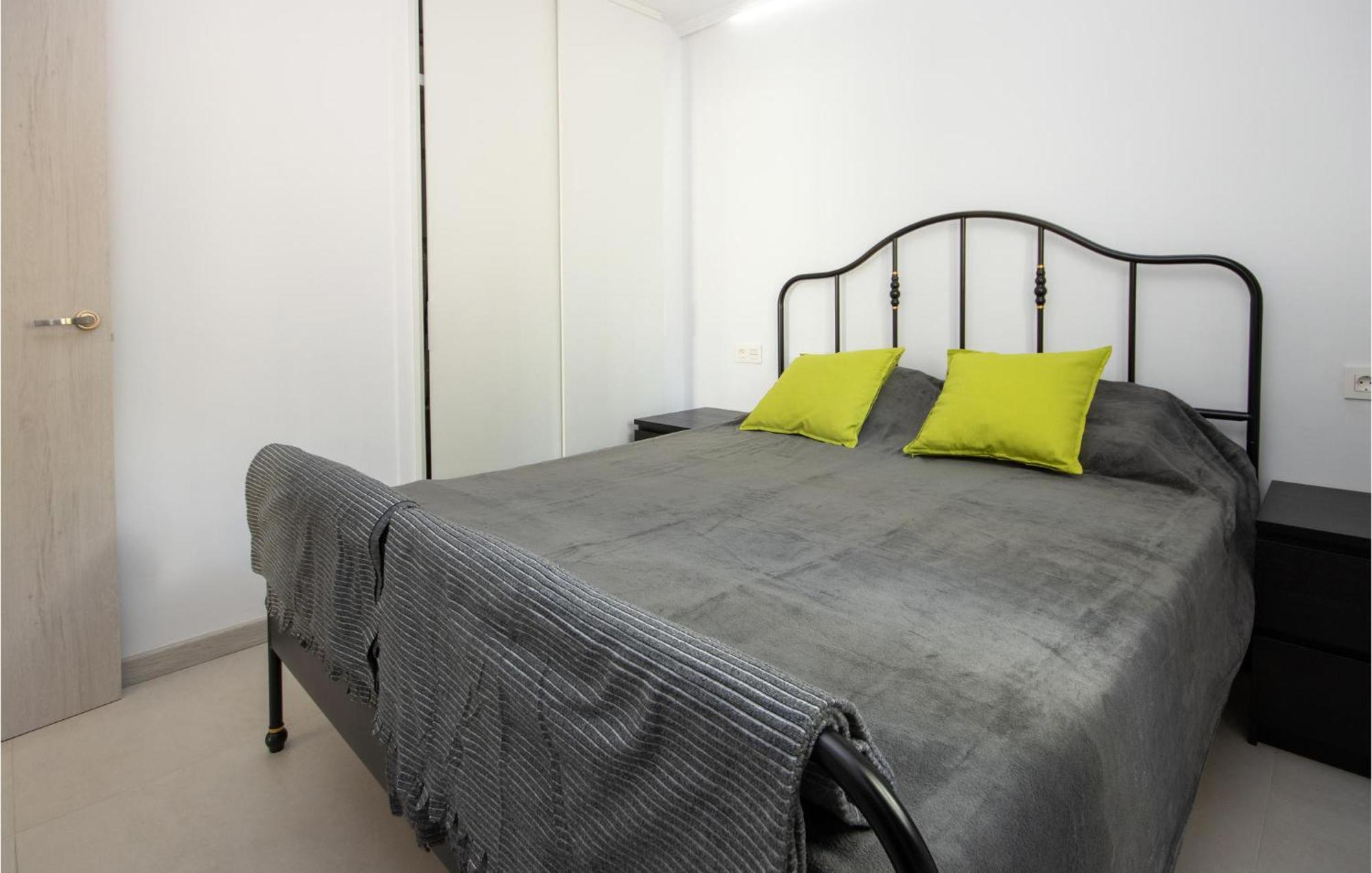 Awesome Apartment In Riviera Del Sol With Kitchen Sitio de Calahonda Ngoại thất bức ảnh