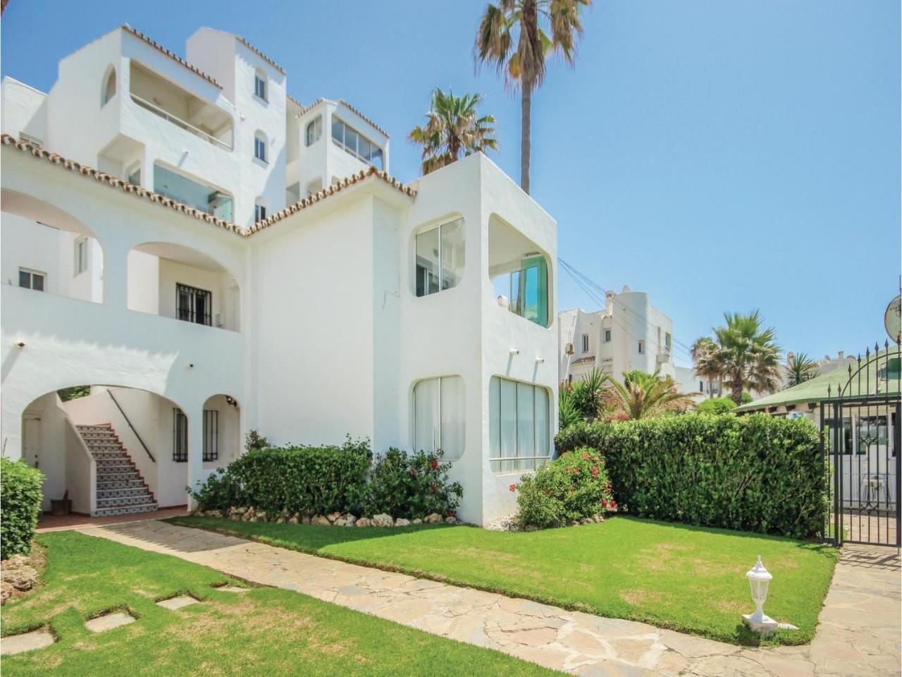 Awesome Apartment In Riviera Del Sol With Kitchen Sitio de Calahonda Ngoại thất bức ảnh